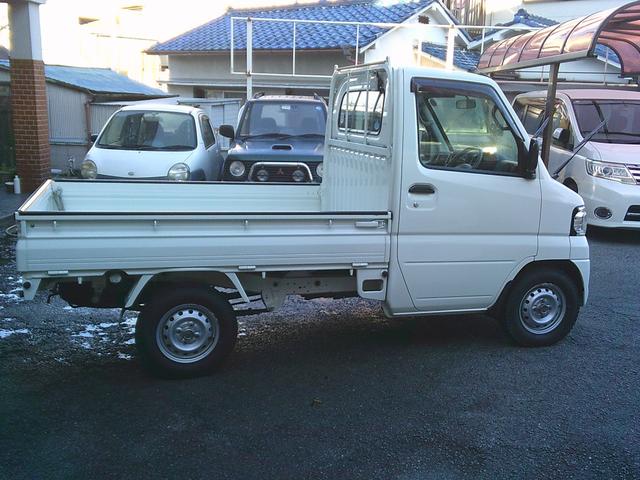 ミニキャブトラック Ｖタイプ　４ＷＤ・５速・エアコン・パワステ・スタッドレスタイヤ（3枚目）