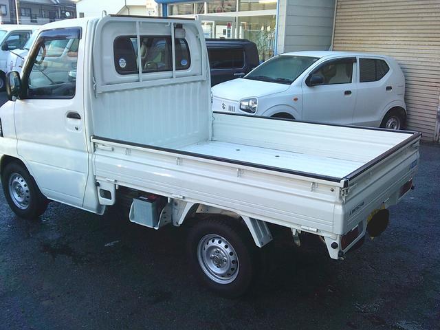 ミニキャブトラック Ｖタイプ　４ＷＤ・５速・エアコン・パワステ・スタッドレスタイヤ（4枚目）