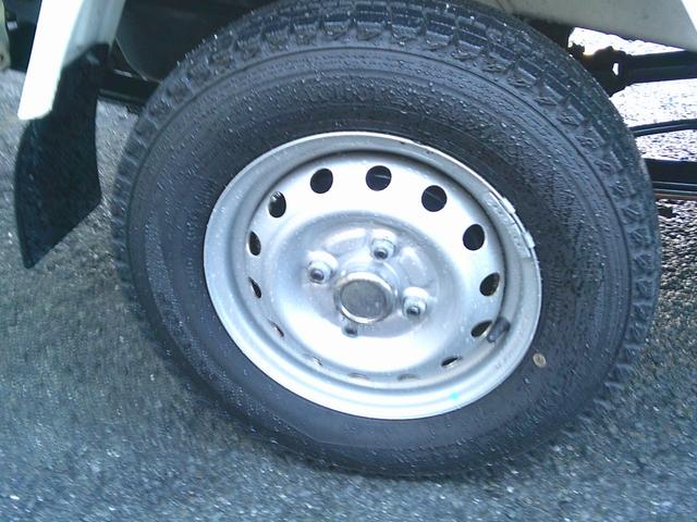 ミニキャブトラック Ｖタイプ　４ＷＤ・５速・エアコン・パワステ・スタッドレスタイヤ（14枚目）