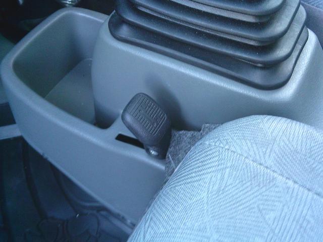 ミニキャブトラック Ｖタイプ　４ＷＤ・５速・エアコン・パワステ・スタッドレスタイヤ（17枚目）