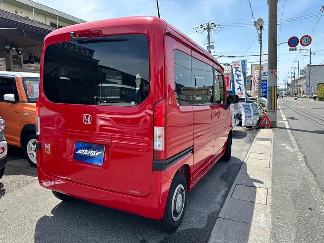 Ｎ－ＶＡＮ＋スタイル ファン・ターボホンダセンシング　車中泊仕様　ベッドマット　家具　デニム＆レザーシートカバー　９インチディスプレイオーディオ　バックカメラ　後部フローリングキット　テーブル　ＬＥＤ照明　クルーズコントロール　Ｐスタート　スマートキー（4枚目）