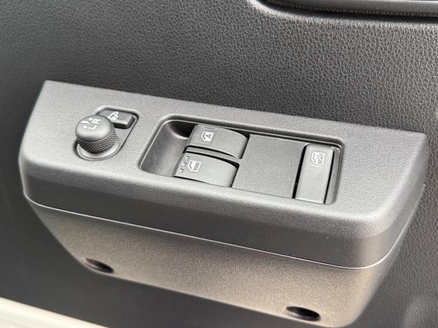 ハイゼットトラック エクストラ インディ727 4WD ポップアップ サブバッテリー 走行充電器 外部電源 家具 ベッドマット 室内照明 シンク FFヒーター アクリル窓 キャビネット収納(6枚目)