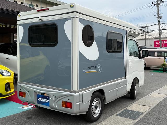 ハイゼットトラック エクストラ インディ727 4WD ポップアップ サブバッテリー 走行充電器 外部電源 家具 ベッドマット 室内照明 シンク FFヒーター アクリル窓 キャビネット収納(29枚目)