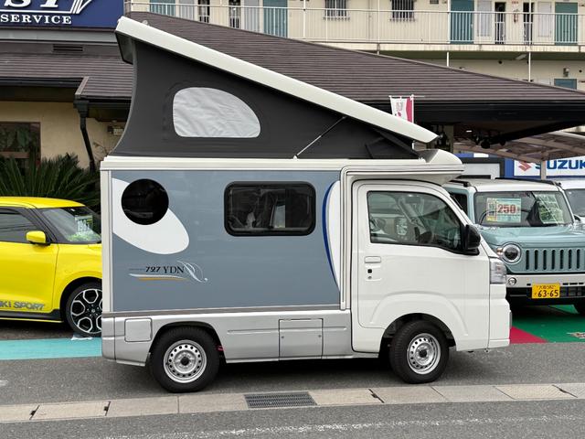 ハイゼットトラック エクストラ インディ727 4WD ポップアップ サブバッテリー 走行充電器 外部電源 家具 ベッドマット 室内照明 シンク FFヒーター アクリル窓 キャビネット収納(48枚目)
