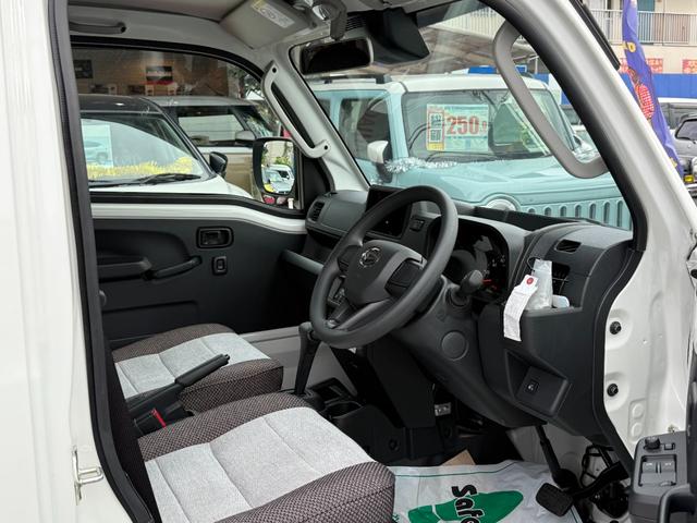 ハイゼットトラック エクストラ インディ727 4WD ポップアップ サブバッテリー 走行充電器 外部電源 家具 ベッドマット 室内照明 シンク FFヒーター アクリル窓 キャビネット収納(60枚目)