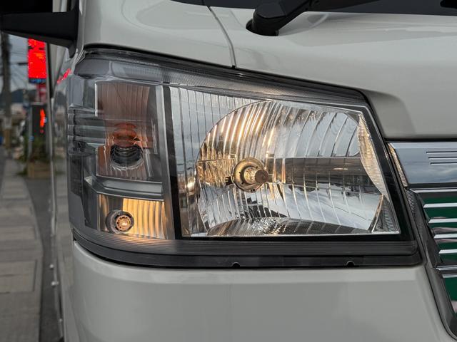 ハイゼットトラック エクストラ インディ727 4WD ポップアップ サブバッテリー 走行充電器 外部電源 家具 ベッドマット 室内照明 シンク FFヒーター アクリル窓 キャビネット収納(61枚目)