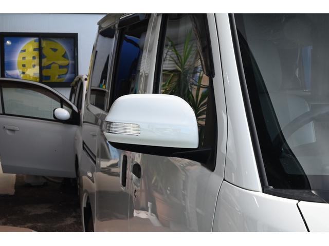 タウンエースバン GL VanDweller Zelioキャンピング車 冷蔵庫 電子レンジ シンク DC12Vクーラー 外部電源 LED照明  カーテン FASPシート 前後ドラレコ サブバッテリー 天井・床・側面断熱施工(16枚目)