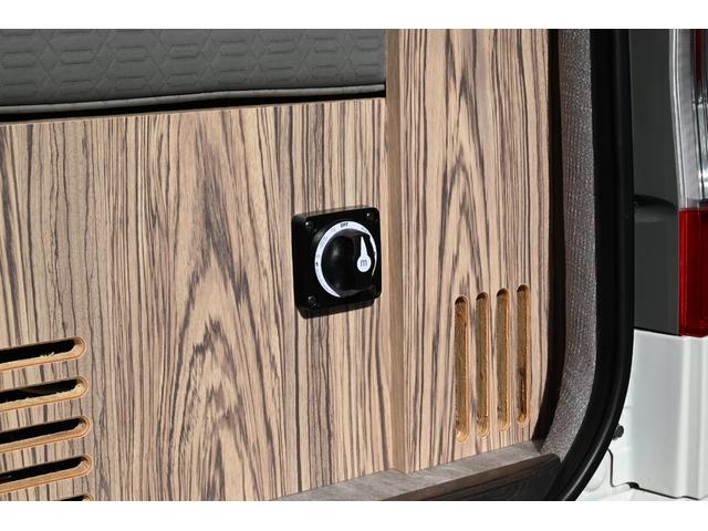 タウンエースバン GL VanDweller Zelioキャンピング車 冷蔵庫 電子レンジ シンク DC12Vクーラー 外部電源 LED照明  カーテン FASPシート 前後ドラレコ サブバッテリー 天井・床・側面断熱施工(54枚目)