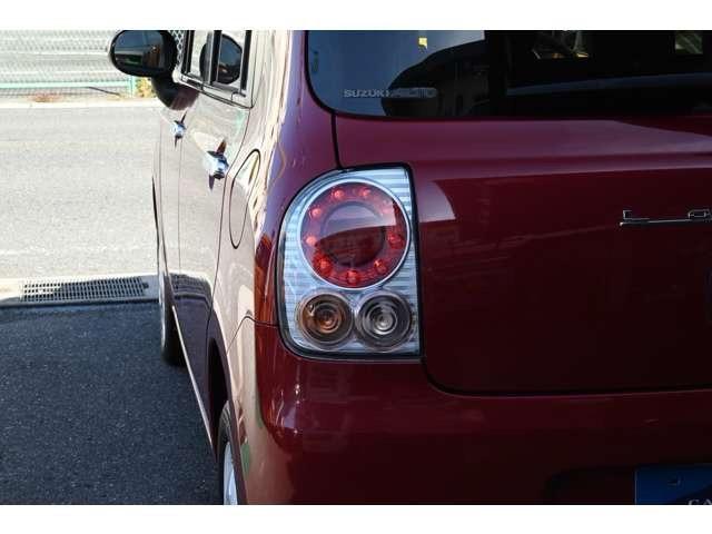 アルトラパンショコラ Ｘ　禁煙車　ＴＶ　メモリーナビ　プッシュスタート　スマートキー　ＨＩＤヘッドランプ　オートエアコン　専用合皮シート　１４ｉｎアルミ　ルーフキャリア　ＥＴＣ　ＤＶＤ再生（24枚目）