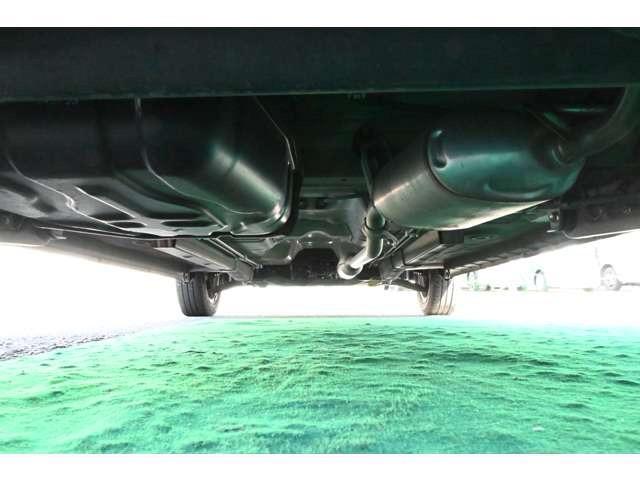 アルトラパンショコラ Ｘ　禁煙車　ＴＶ　メモリーナビ　プッシュスタート　スマートキー　ＨＩＤヘッドランプ　オートエアコン　専用合皮シート　１４ｉｎアルミ　ルーフキャリア　ＥＴＣ　ＤＶＤ再生（34枚目）