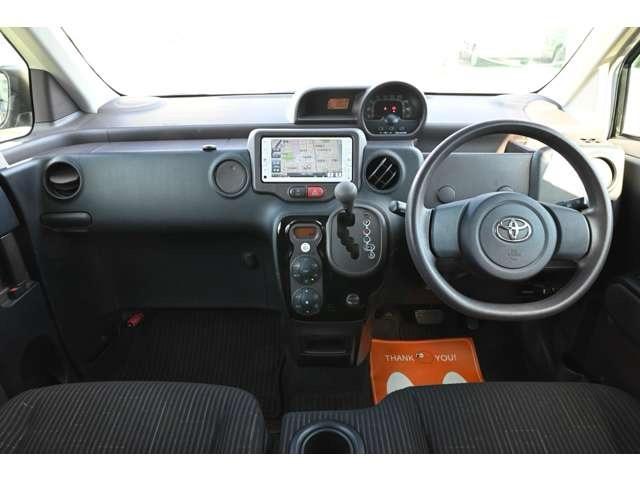 �y�C���p�l����z���E���悭�^�]���₷���݌v�ƂȂ��Ă���܂��B�C���p�l�������������Ɛ������ꂽ�f�U�C���ō����������Ă��܂������X�̃h���C�u��O�������܂����