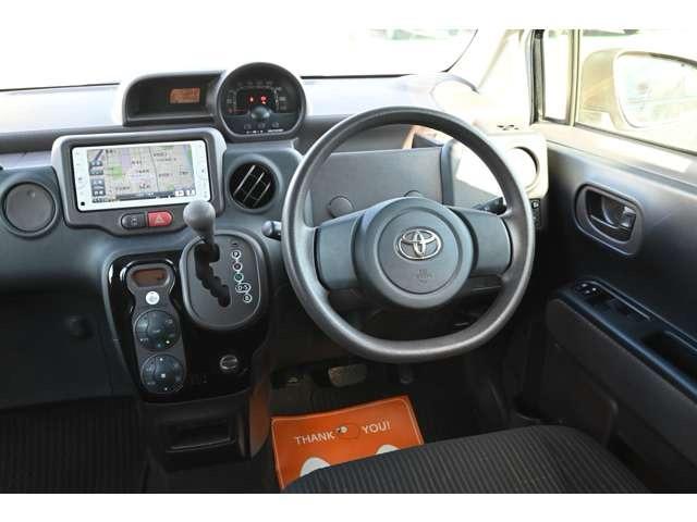 �y�C���p�l����z���E���悭�^�]���₷���݌v�ƂȂ��Ă���܂��B�C���p�l�������������Ɛ������ꂽ�f�U�C���ō����������Ă��܂������X�̃h���C�u��O�������܂����