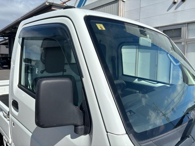 ＮＴ１００クリッパートラック ＤＸ　パートタイム４ＷＤ・３ＡＴ・エアコン・パワステ・純正ＦＭ／ＡＭオーディオ・Ｗエアバック・ＡＢＳ・三方開・荷台マット・スペアタイヤ・ヘッドライトレベライザー・フロアゴムマット・ドアバイザー・スペアキー（8枚目）