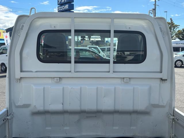 ＮＴ１００クリッパートラック ＤＸ　パートタイム４ＷＤ・３ＡＴ・エアコン・パワステ・純正ＦＭ／ＡＭオーディオ・Ｗエアバック・ＡＢＳ・三方開・荷台マット・スペアタイヤ・ヘッドライトレベライザー・フロアゴムマット・ドアバイザー・スペアキー（36枚目）