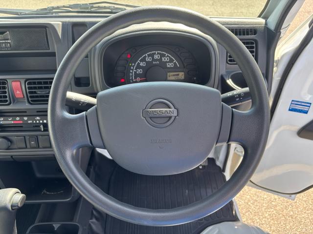 ＮＴ１００クリッパートラック ＤＸ　パートタイム４ＷＤ・３ＡＴ・エアコン・パワステ・純正ＦＭ／ＡＭオーディオ・Ｗエアバック・ＡＢＳ・三方開・荷台マット・スペアタイヤ・ヘッドライトレベライザー・フロアゴムマット・ドアバイザー・スペアキー（59枚目）