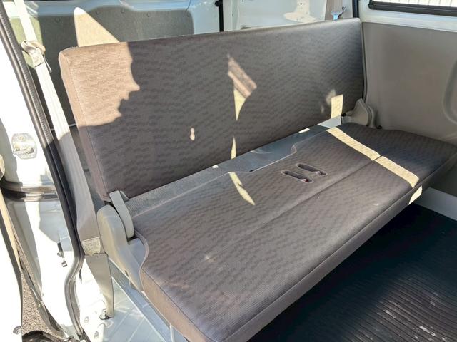 エブリイ ＰＡ　ハイルーフ・５ＡＧＳ・荷室フルフラット・純正ＡＭ／ＦＭラジオ・ヘッドライトレベライザー・フロアゴムマット・バイザー・マニュアルエアコン・１２インチ純正スチールホイール（48枚目）