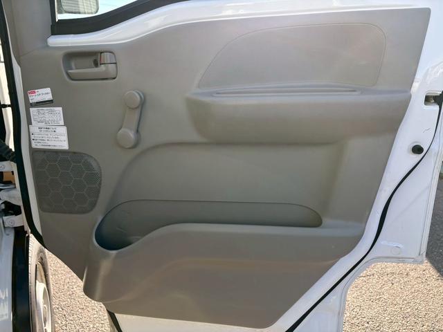 エブリイ ＰＡ　ハイルーフ・５ＡＧＳ・荷室フルフラット・純正ＡＭ／ＦＭラジオ・ヘッドライトレベライザー・フロアゴムマット・バイザー・マニュアルエアコン・１２インチ純正スチールホイール（65枚目）