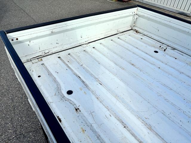 キャリイトラック ＫＣエアコン・パワステ　スズキセーフティサポート装着車・デュアルカメラブレーキサポート・３ＡＴ・２ＷＤ・ＥＴＣ・Ｗエアバック・ヘッドライトレベライザー・ドアバイザー・アッパーメンバーガード・アングルポストプロテクター・三方開（49枚目）