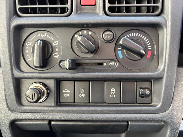 キャリイトラック ＫＣエアコン・パワステ　スズキセーフティサポート装着車・デュアルカメラブレーキサポート・３ＡＴ・２ＷＤ・ＥＴＣ・Ｗエアバック・ヘッドライトレベライザー・ドアバイザー・アッパーメンバーガード・アングルポストプロテクター・三方開（68枚目）