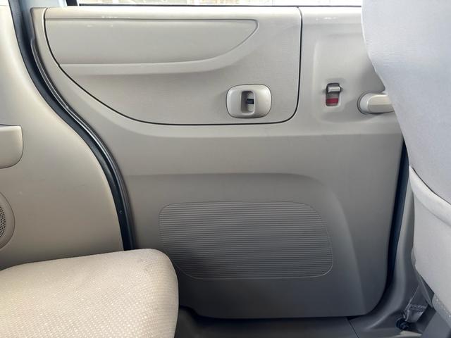 Ｎ－ＢＯＸ Ｇ・Ｌパッケージ　社外ナビ・ＣＤ・ＤＶＤ・ＵＳＢ・ＴＶ・ＦＭ／ＡＭラジオ・バックカメラ・ＥＴＣ・両側スライド片側電動ドア・オートエアコン・電動格納ドアミラー・ＥＳＣ・ＡＢＳ・純正フロアマット・プッシュスタート・ＣＶＴ（53枚目）