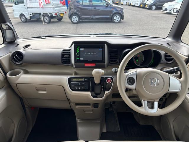 Ｎ－ＢＯＸ Ｇ・Ｌパッケージ　社外ナビ・ＣＤ・ＤＶＤ・ＵＳＢ・ＴＶ・ＦＭ／ＡＭラジオ・バックカメラ・ＥＴＣ・両側スライド片側電動ドア・オートエアコン・電動格納ドアミラー・ＥＳＣ・ＡＢＳ・純正フロアマット・プッシュスタート・ＣＶＴ（61枚目）