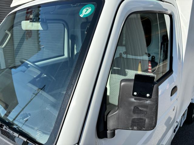 ＮＴ１００クリッパートラック 　宅配仕様・３ＡＴ・社外ナビ・フルセグ・バックカメラ・ＡＢＳ・荷台幌付・ラッシングレール・４枚リーフスプリング・Ｗエアバック・フロアゴムマット・エアコン・パワステ・ヘッドライトレベライザー・スペアタイヤ（10枚目）