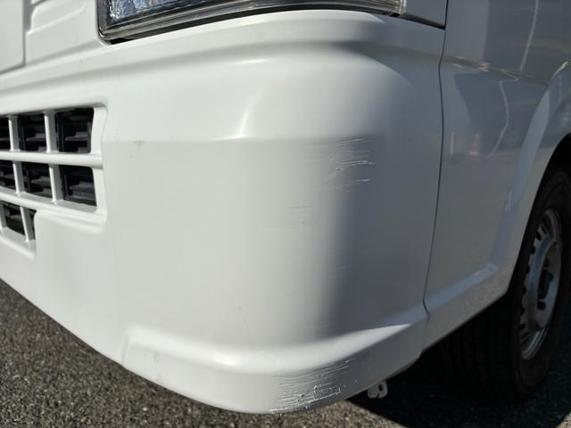 ＮＴ１００クリッパートラック 　宅配仕様・３ＡＴ・社外ナビ・フルセグ・バックカメラ・ＡＢＳ・荷台幌付・ラッシングレール・４枚リーフスプリング・Ｗエアバック・フロアゴムマット・エアコン・パワステ・ヘッドライトレベライザー・スペアタイヤ（18枚目）