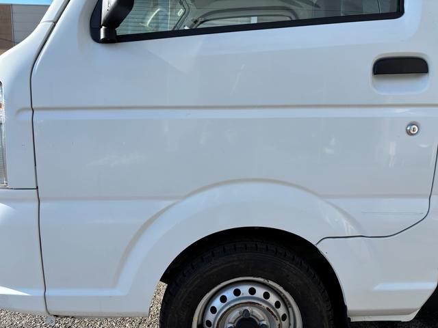 ＮＴ１００クリッパートラック 　宅配仕様・３ＡＴ・社外ナビ・フルセグ・バックカメラ・ＡＢＳ・荷台幌付・ラッシングレール・４枚リーフスプリング・Ｗエアバック・フロアゴムマット・エアコン・パワステ・ヘッドライトレベライザー・スペアタイヤ（22枚目）