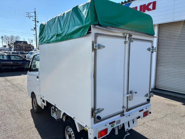 ＮＴ１００クリッパートラック 　宅配仕様・３ＡＴ・社外ナビ・フルセグ・バックカメラ・ＡＢＳ・荷台幌付・ラッシングレール・４枚リーフスプリング・Ｗエアバック・フロアゴムマット・エアコン・パワステ・ヘッドライトレベライザー・スペアタイヤ（26枚目）