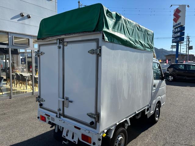 ＮＴ１００クリッパートラック 　宅配仕様・３ＡＴ・社外ナビ・フルセグ・バックカメラ・ＡＢＳ・荷台幌付・ラッシングレール・４枚リーフスプリング・Ｗエアバック・フロアゴムマット・エアコン・パワステ・ヘッドライトレベライザー・スペアタイヤ（32枚目）