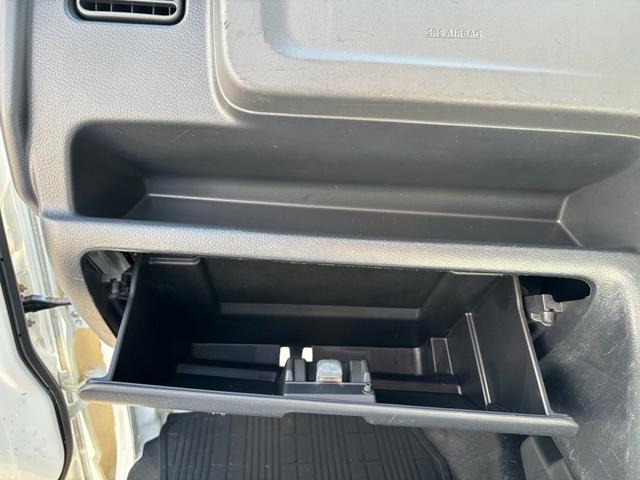 ＮＴ１００クリッパートラック 　宅配仕様・３ＡＴ・社外ナビ・フルセグ・バックカメラ・ＡＢＳ・荷台幌付・ラッシングレール・４枚リーフスプリング・Ｗエアバック・フロアゴムマット・エアコン・パワステ・ヘッドライトレベライザー・スペアタイヤ（62枚目）