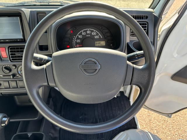 ＮＴ１００クリッパートラック 　宅配仕様・３ＡＴ・社外ナビ・フルセグ・バックカメラ・ＡＢＳ・荷台幌付・ラッシングレール・４枚リーフスプリング・Ｗエアバック・フロアゴムマット・エアコン・パワステ・ヘッドライトレベライザー・スペアタイヤ（66枚目）