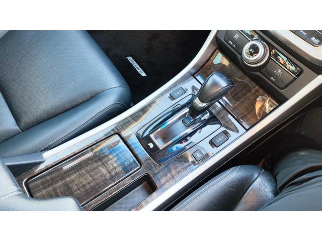 アコードハイブリッド ＥＸ　ユーザー買取車両・禁煙車・黒本革シート・バックカメラ・前席パワーシート・ＬＫＡＳ・ＣＭＢＳ・レーダークルーズコントロール・前席シートヒーター・ビルトインＥＴＣ・前後クリアランスソナー・１８ＡＷ（18枚目）