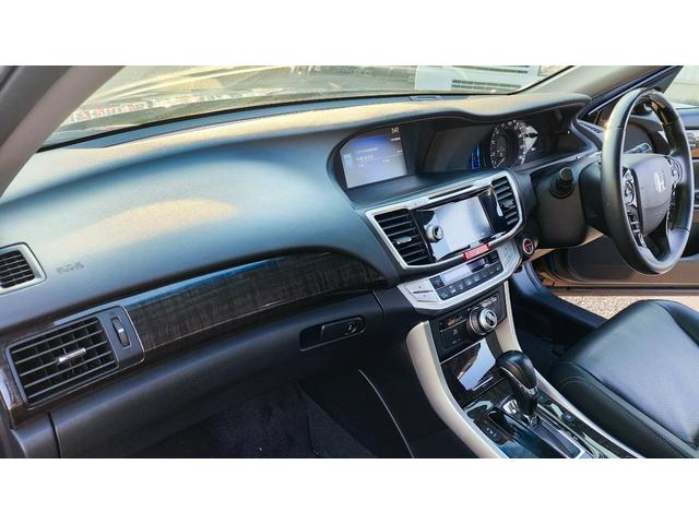 アコードハイブリッド ＥＸ　ユーザー買取車両・禁煙車・黒本革シート・バックカメラ・前席パワーシート・ＬＫＡＳ・ＣＭＢＳ・レーダークルーズコントロール・前席シートヒーター・ビルトインＥＴＣ・前後クリアランスソナー・１８ＡＷ（22枚目）