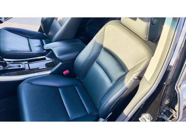 アコードハイブリッド ＥＸ　ユーザー買取車両・禁煙車・黒本革シート・バックカメラ・前席パワーシート・ＬＫＡＳ・ＣＭＢＳ・レーダークルーズコントロール・前席シートヒーター・ビルトインＥＴＣ・前後クリアランスソナー・１８ＡＷ（30枚目）