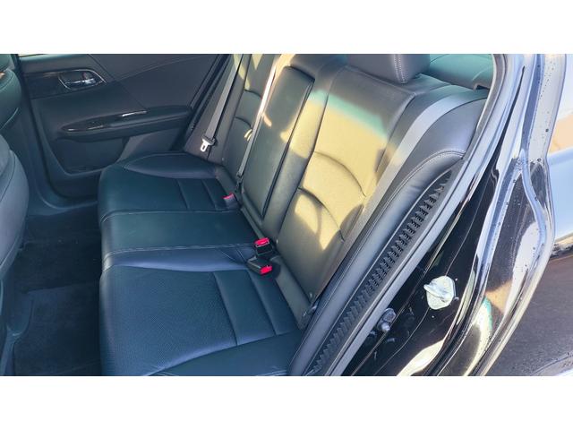 アコードハイブリッド ＥＸ　ユーザー買取車両・禁煙車・黒本革シート・バックカメラ・前席パワーシート・ＬＫＡＳ・ＣＭＢＳ・レーダークルーズコントロール・前席シートヒーター・ビルトインＥＴＣ・前後クリアランスソナー・１８ＡＷ（34枚目）