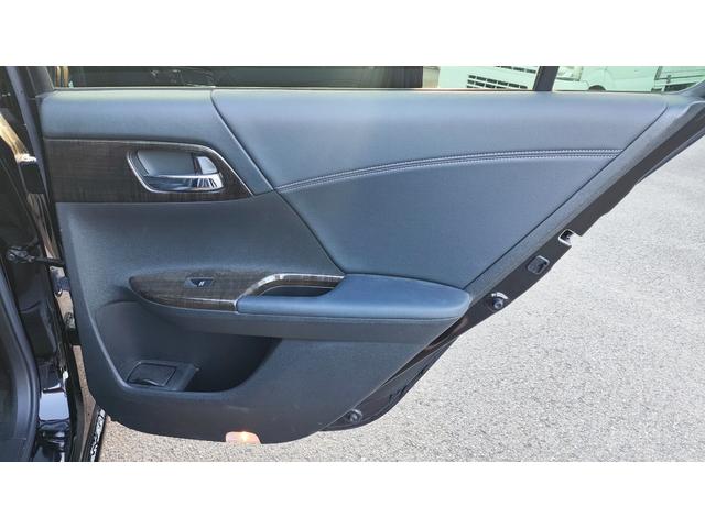 アコードハイブリッド ＥＸ　ユーザー買取車両・禁煙車・黒本革シート・バックカメラ・前席パワーシート・ＬＫＡＳ・ＣＭＢＳ・レーダークルーズコントロール・前席シートヒーター・ビルトインＥＴＣ・前後クリアランスソナー・１８ＡＷ（44枚目）