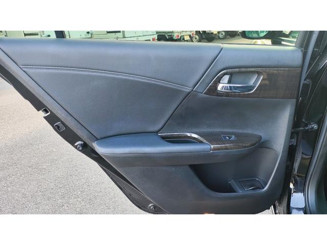 アコードハイブリッド ＥＸ　ユーザー買取車両・禁煙車・黒本革シート・バックカメラ・前席パワーシート・ＬＫＡＳ・ＣＭＢＳ・レーダークルーズコントロール・前席シートヒーター・ビルトインＥＴＣ・前後クリアランスソナー・１８ＡＷ（45枚目）