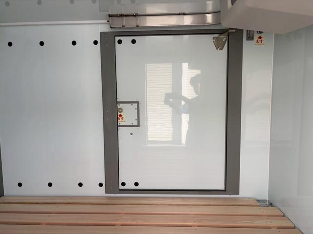 キャリイトラック 冷蔵冷凍車　冷蔵冷凍車・ー５度設定・スズキ純正架装・サーモキング製・１ＷＡＹ・両側スライドドア・４ＡＴ・４ＷＤ・樹脂製スノコ・デュアルカメラブレーキサポート・ＡＣ・ＰＳ・ＰＷ・集中ドアロック・キーレス・４枚リーフ（49枚目）