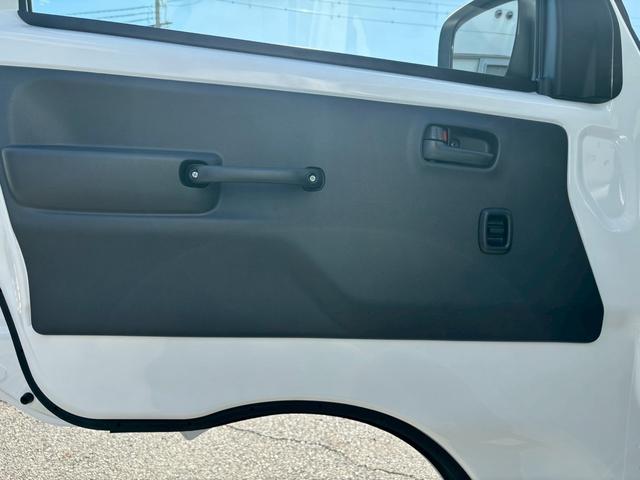 キャリイトラック 　冷蔵冷凍車・ー５度設定・スズキ純正荷箱・サーモキング製・１ＷＡＹ・両側スライドドア・４ＡＴ・２ＷＤ・樹脂製スノコ・デュアルカメラブレーキサポート・ＡＣ・ＰＳ・ＰＷ・集中ドアロック・キーレス・４枚リーフ（64枚目）
