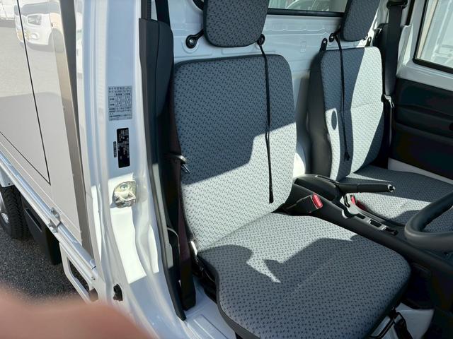 キャリイトラック 　冷蔵冷凍車・ー５度設定・スズキ純正荷箱・サーモキング製・１ＷＡＹ・両側スライドドア・４ＡＴ・２ＷＤ・樹脂製スノコ・デュアルカメラブレーキサポート・ＡＣ・ＰＳ・ＰＷ・集中ドアロック・キーレス・４枚リーフ（72枚目）
