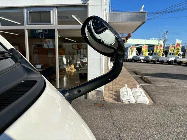 ハイエースバン ＤＸ　ＧＬパッケージ　純正ビルトインＥＴＣ　トヨタセーフティセンス　１ＧＤディーゼルターボエンジン　ステアリングスイッチ　前後同色バンパー　メッキグリル　メッキバックドアガーニッシュ　リヤコンビランプ　ホイールキャップ（9枚目）