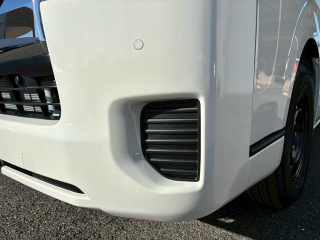 ハイエースバン ＤＸ　ＧＬパッケージ　純正ビルトインＥＴＣ　トヨタセーフティセンス　１ＧＤディーゼルターボエンジン　ステアリングスイッチ　前後同色バンパー　メッキグリル　メッキバックドアガーニッシュ　リヤコンビランプ　ホイールキャップ（13枚目）