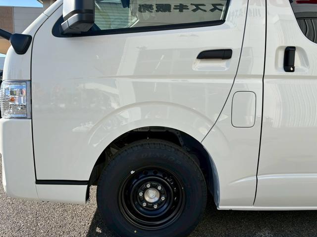 ハイエースバン ＤＸ　ＧＬパッケージ　純正ビルトインＥＴＣ　トヨタセーフティセンス　１ＧＤディーゼルターボエンジン　ステアリングスイッチ　前後同色バンパー　メッキグリル　メッキバックドアガーニッシュ　リヤコンビランプ　ホイールキャップ（16枚目）