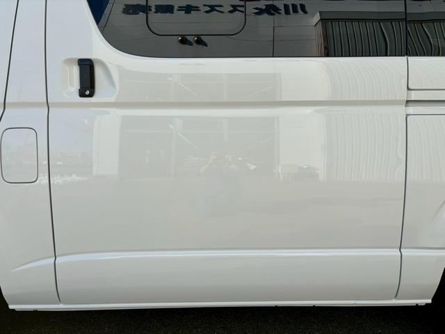 ハイエースバン ＤＸ　ＧＬパッケージ　純正ビルトインＥＴＣ　トヨタセーフティセンス　１ＧＤディーゼルターボエンジン　ステアリングスイッチ　前後同色バンパー　メッキグリル　メッキバックドアガーニッシュ　リヤコンビランプ　ホイールキャップ（17枚目）