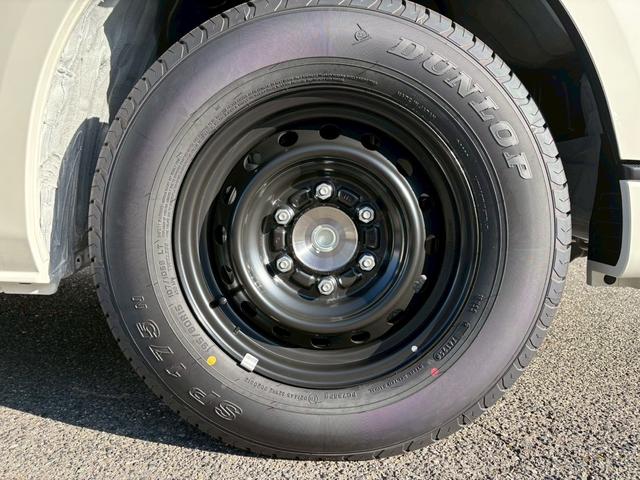 ハイエースバン ＤＸ　ＧＬパッケージ　純正ビルトインＥＴＣ　トヨタセーフティセンス　１ＧＤディーゼルターボエンジン　ステアリングスイッチ　前後同色バンパー　メッキグリル　メッキバックドアガーニッシュ　リヤコンビランプ　ホイールキャップ（26枚目）