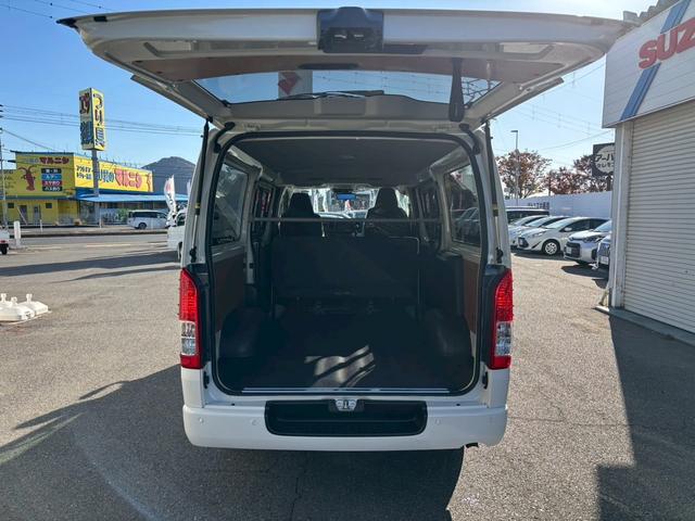 ハイエースバン ＤＸ　ＧＬパッケージ　純正ビルトインＥＴＣ　トヨタセーフティセンス　１ＧＤディーゼルターボエンジン　ステアリングスイッチ　前後同色バンパー　メッキグリル　メッキバックドアガーニッシュ　リヤコンビランプ　ホイールキャップ（35枚目）