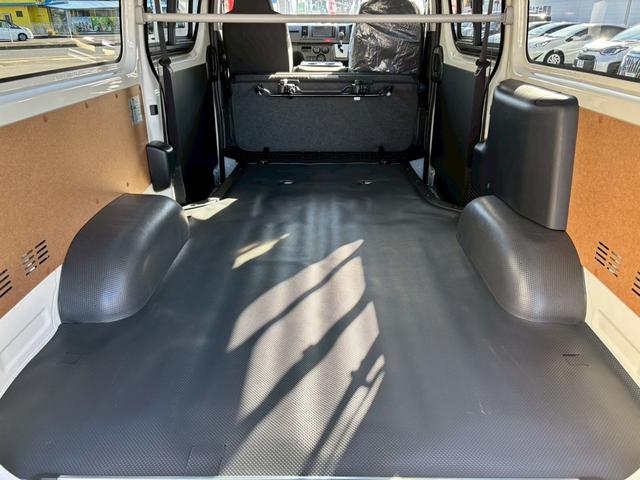 ハイエースバン ＤＸ　ＧＬパッケージ　純正ビルトインＥＴＣ　トヨタセーフティセンス　１ＧＤディーゼルターボエンジン　ステアリングスイッチ　前後同色バンパー　メッキグリル　メッキバックドアガーニッシュ　リヤコンビランプ　ホイールキャップ（39枚目）