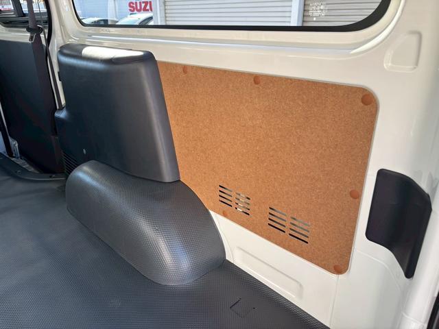 ハイエースバン ＤＸ　ＧＬパッケージ　純正ビルトインＥＴＣ　トヨタセーフティセンス　１ＧＤディーゼルターボエンジン　ステアリングスイッチ　前後同色バンパー　メッキグリル　メッキバックドアガーニッシュ　リヤコンビランプ　ホイールキャップ（42枚目）