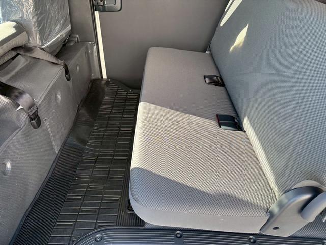 ハイエースバン ＤＸ　ＧＬパッケージ　純正ビルトインＥＴＣ　トヨタセーフティセンス　１ＧＤディーゼルターボエンジン　ステアリングスイッチ　前後同色バンパー　メッキグリル　メッキバックドアガーニッシュ　リヤコンビランプ　ホイールキャップ（46枚目）